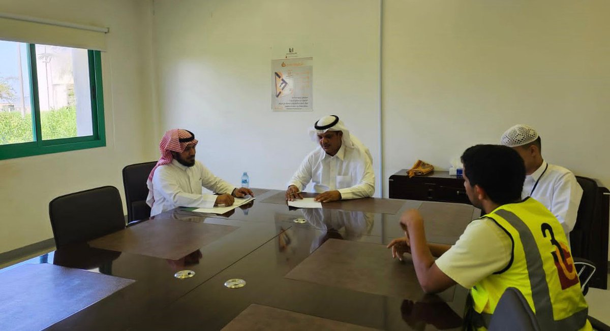 almstwda's tweet photo. وقع مدير فرع الجمعية بينبع النخل يوم الاثنين ١٣ / ١ / ١٤٤٥ هـ عقد شراكة مجتمعية مع شركة الجبس العالمية المحدودة بينبع الصناعية لتحقيق التعاون والتكامل وتوظيف أبناء الأسر المسجلة في الفرع https://t.co/4CNt2kdljn