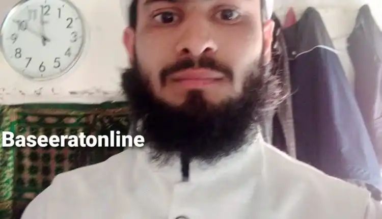 Anwareislam24's tweet photo. في مدينة غرغاون التابعة لولاية هريانه الهندية تم قتل امام مسجد على أيدي الوحوش من الهندوس واحرقوا المسجد. وقد أصيب اثنان بجروح خطيرة وادخلا المستشفى.  
وفي جهة أخرى شرطي اطلق النار على مسلمين في القطار المتجه من جيفور إلى مومباي. https://t.co/eTDTJJqdjj