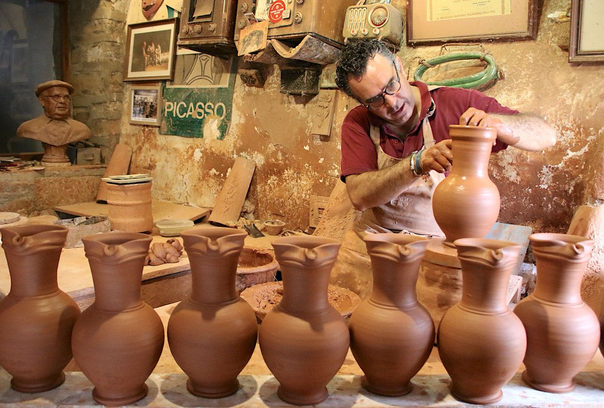 #Úbeda - El alfarero Pablo 'Tito' recibe el Premio Andaluz a la Artesanía por su trayectoria
ubeda.ideal.es/ubeda/alfarero…