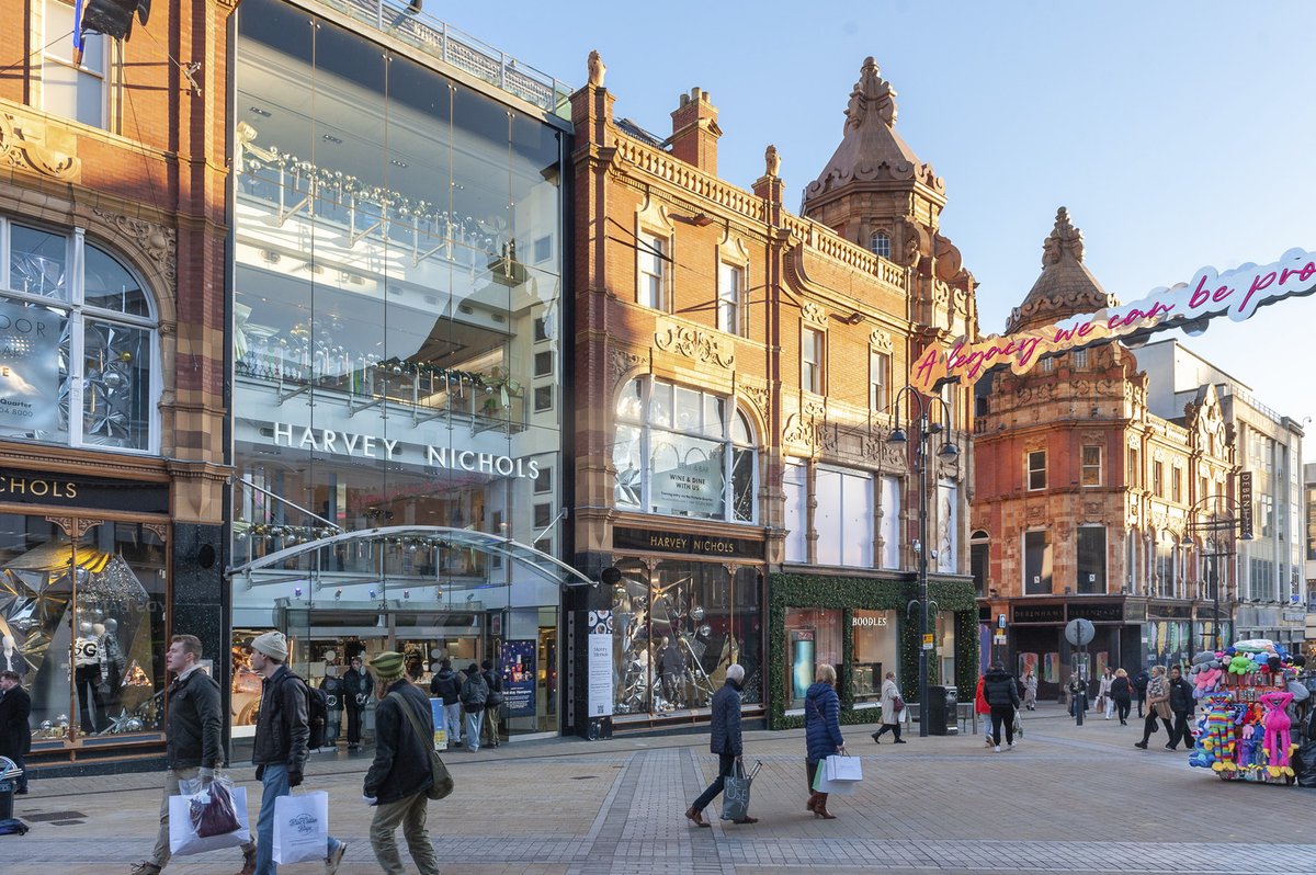 AvantHomes's tweet image. Happy Yorkshire Day! 

Join us in celebrating the history and culture of the UK’s largest county with bustling cities and stunning countryside views! 

#YorkshireDay #AvantHomes #Yorkshire