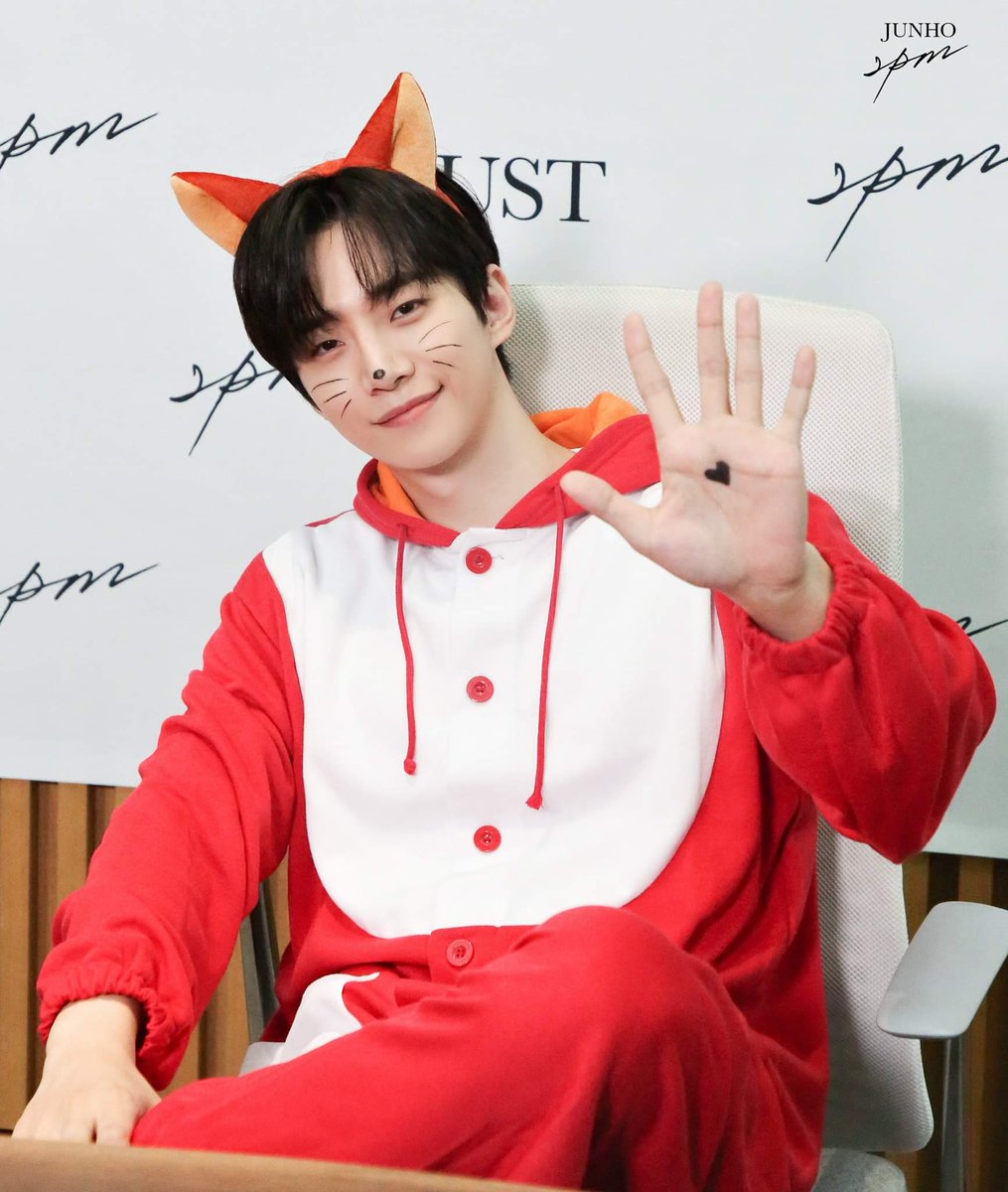 KPROM7's tweet photo. 🦊
#leefox #ジュノ #อีจุนโฮ #준호 #이준호 #2pm준호 #JUNHO #LEEJUNHO https://t.co/qHBD0kFe0U