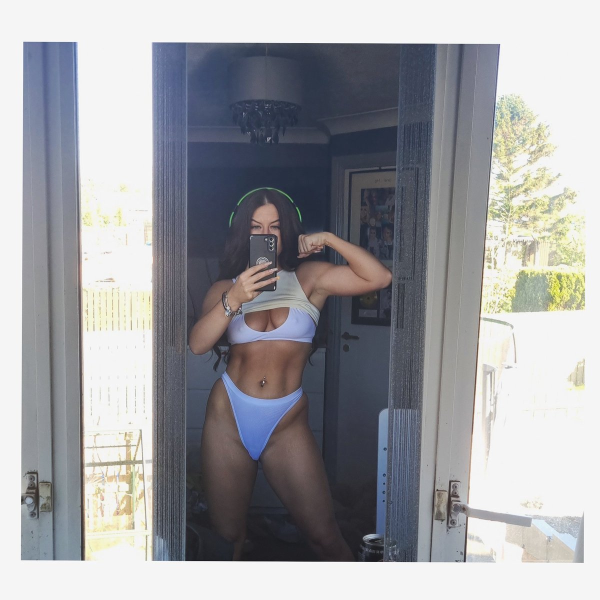 Jenn Moffat. tweet media