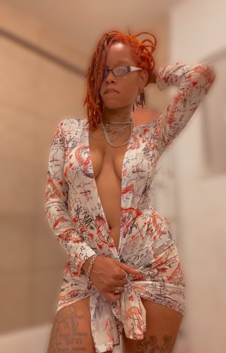 JungleFevaaa___'s tweet photo. Don’t get too comfortable and close your eyes round the wrong 🥷🏽 
🤓
.
‼️ #immymelody #locnation #mzsmith #explore #tampa #redstarburst #fantasizingaboutink #omw https://t.co/ChRc02INRB