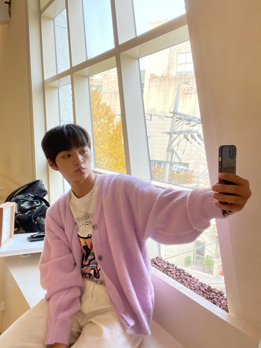 TIOT_NOW's tweet photo. [우진] 
안녕하세요 우진이에요
오늘 올라가는 사진은 여러분들께 
처음 공개됐던 PR 영상 준비할 때 
찍었던 사진인데요 저한테는 
의미가 깊은 거 같아서 가져와 봤어요😋

#최우진 #CHOIWOOJIN
#TIOT #TIOT_PreDebut #백전무패 https://t.co/lmGjmTZVxq