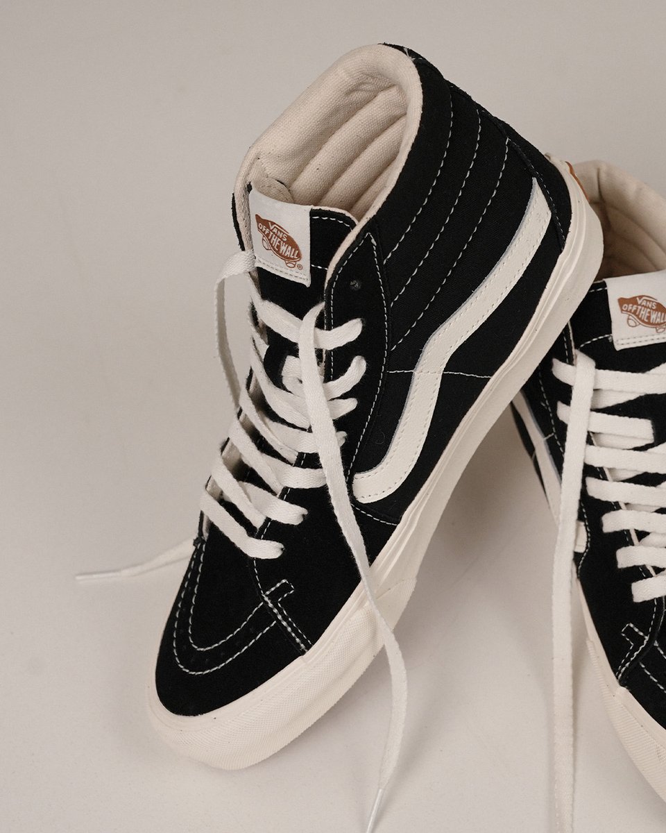 Studio_88's tweet image. Rock your classic style with the Vans SK8-HI VR3.
These kicks feature a high-top silhouette that's perfect for adding some vintage flair to your outfit.
Sneaker - R1499.99
Available in-store &amp;amp; online, whilst stocks last
#styleonthemove #vans #offthewall
