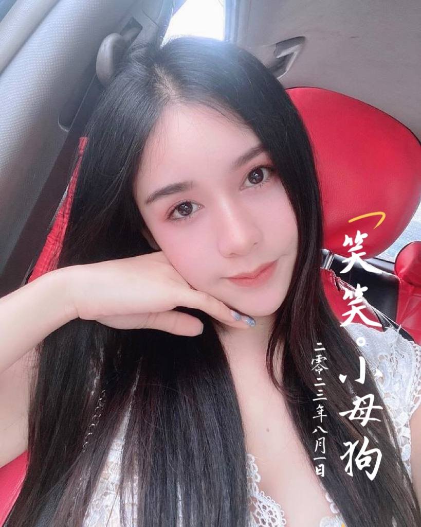 r_r52jb's tweet photo. 車震系列3️⃣
上車就看到粉絲褲子股股的就停在路邊先把他弄出一發 量超多還噴到我臉上幸好都被我吃下去沒有浪費掉😁
粉絲兩個禮拜沒射了難怪在嘴裡有點像吃果凍😛
他說玻璃��面看不進來的要找一個人多的地方讓我看著外面的人被他操真的好壞
#下一個粉絲在哪裡❓
#喜歡我就跟隨我唄❤
#車震 #小母狗🐶 https://t.co/UHmnzygziV