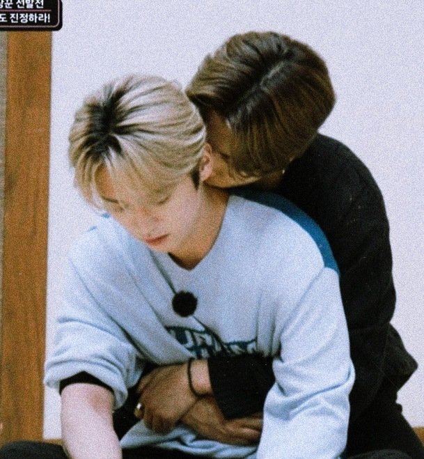 мини #minsung ау, в которой Джисон слишком устал после работы