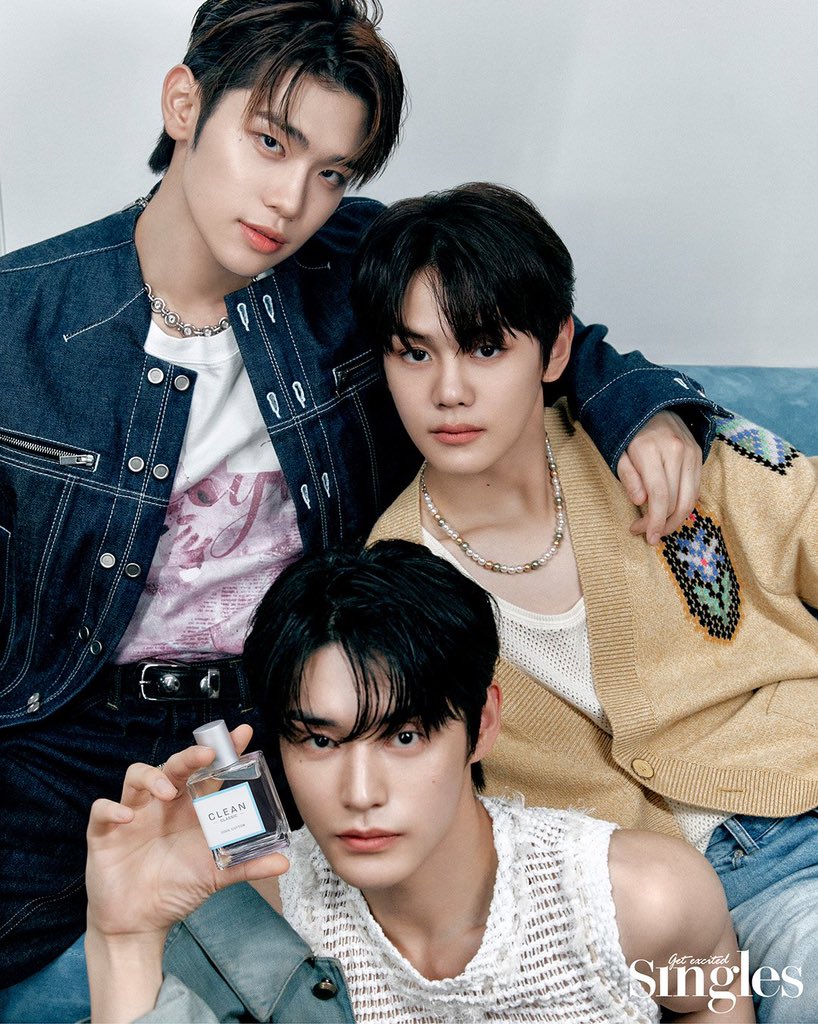 JllWOONG's tweet photo. From the deadly eyes and a little simper carved upon the visage; a resemblance of no fear and no fright. Moreover, I guess you yearned to see us together. https://t.co/b8rGungj8i
