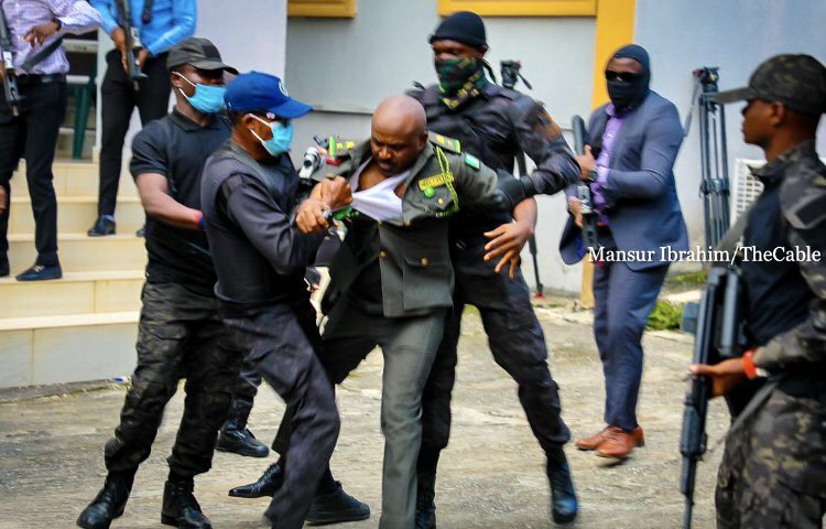 Spotlight_Abby's tweet photo. Dear Judiciary, 
As we gather today to adopt the final addresses and you go into deliberations before delivering your judgment, remember this travesty that took place within the cradle of justice. Think about it very well.

🤬🤬🤬
#AllEyesOnTheJudiciary 
#MessageToTheJudiciary https://t.co/dM7SCDwQIU