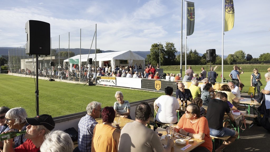 Ich halte gern #1August-Reden wie gestern in Aegerten. Weil ich die 🇨🇭 mag und trotz allem Optimist bin. Auch unsere Verfassung entstand in einer schwierigen Zeit – und strotzt vor Mut und Zuversicht. Davon brauchen wir wieder mehr. Grosse Fragen müssen wir gemeinsam beantworten.