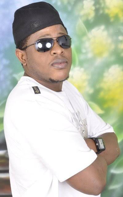 Udadisi's tweet photo. Da, leo ndiyo nimegundua kuwa huyu Steve B anayeliliwa ndiye Steve B yule tuliyekuwa naye Tambaza enzi hizo.

Alikuwa mtu poa sana pale Tambaza.

Poleni. Buriani😢. 

Li.https://t.co/DfQSUEIyQb #SteveB #SteveMdoe #RIP https://t.co/tEusA5IfDJ
