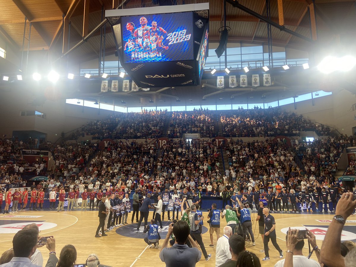Victoire écrasante de nos bleus face à la Tunisie <a href="/ffbasketball/">Fédération Française de BasketBall</a> #préparation #WorldCup dans un palais des sports complet <a href="/Ville_Pau/">Pau, Capitale Humaine</a> <a href="/EricSAUBATTE/">Eric SAUBATTE</a>  je représentais <a href="/ReseauAndes/">ANDES</a> <a href="/ApperePatrick/">appéré patrick</a> #partenariat #collectivités #federation @jpsiutat