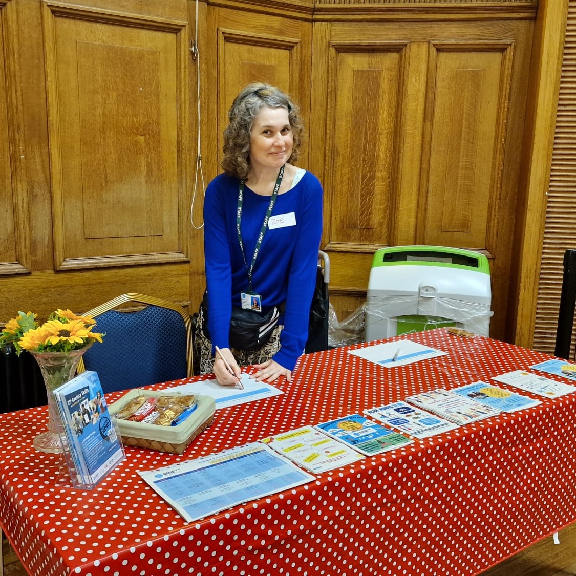 We had fun watching the entertainment at Islington's Celebration Event at the Town Hall! Thanks to everyone who chatted to us on the stand - looking forward to seeing you again. Contact us about our work and any collaborations.

#CommunityOrganising #Islington #Community