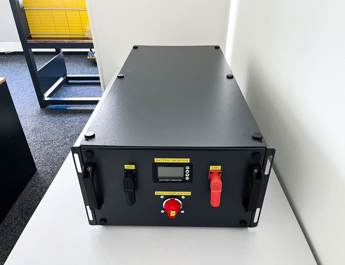 Our developers are currently intensively testing the AMVOLT LV Energy Box in its 14 kWh / 10 kW variant ⚡️🔋.
We are fine-tuning the last algorithms for full compatibility with <a href="/Victron_Energy/">VictronEnergy</a> inverters. And we are gradually preparing everything for the launch of the pre-sale.