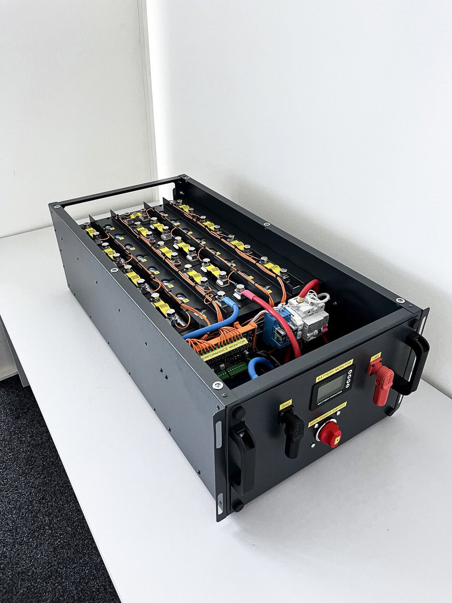 GWLPower's tweet photo. Our developers are currently intensively testing the AMVOLT LV Energy Box in its 14 kWh / 10 kW variant ⚡️🔋.
We are fine-tuning the last algorithms for full compatibility with @Victron_Energy inverters. And we are gradually preparing everything for the launch of the pre-sale. https://t.co/8ULogJADGV