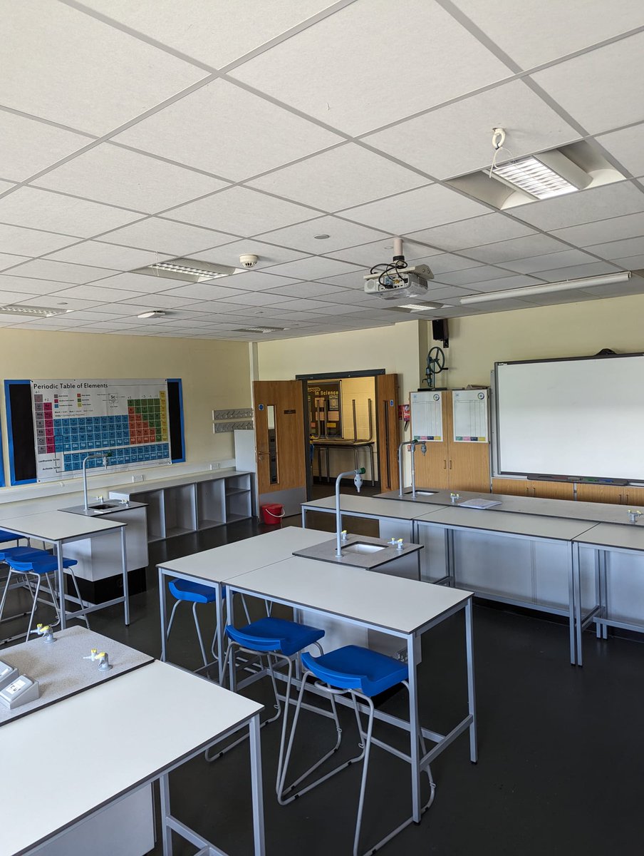 OSILTD's tweet photo. Science Classroom Installation @ Co-op Academy Leeds π§ͺ
Kitting out their new classrooms with our 1200x600mm Craft Tables with a White Top, Black Leg & Light Grey Edgingπ
#classroom #scienceclassroom #sciencetables #crafttables #schoolfurniture #schoolinstallation https://t.co/vAFfAUYwYR