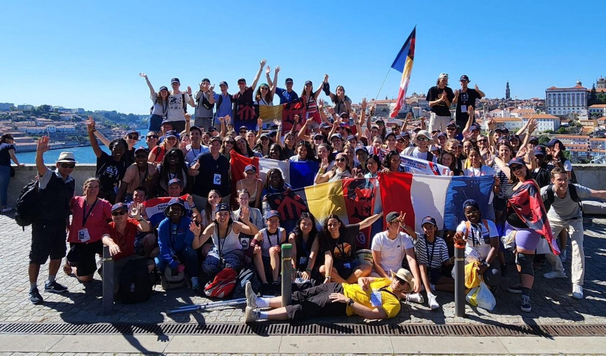 familledonbosco's tweet photo. C'EST AUJOURD'HUI 🎉

Les #JMJ2023 à Lisbonne commencent ! Les jeunes partis avec les #salésiens et salésiennes de #DonBosco sont prêts.

Nous souhaitons de belles JMJ à tous les jeunes réunis pour cette occasion ! En union de prières 🙏 https://t.co/usT08byNjU