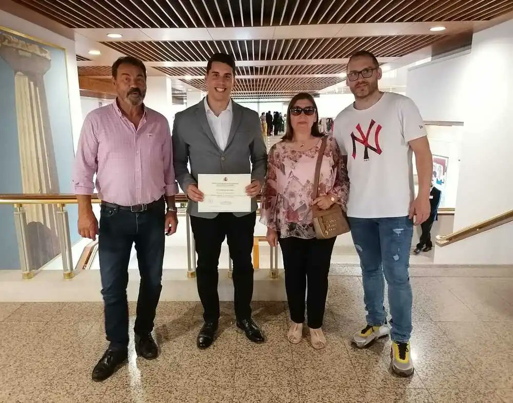 COTSBURGOS tweet media