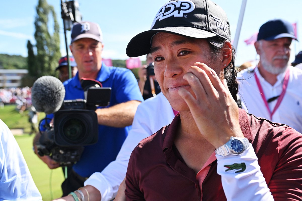ffgolf's tweet photo. Quelles émotions avez-vous ressenti dimanche soir, lorsque @celineboutier a rentré son dernier putt ? 
#golf #ffgolf @EvianChamp https://t.co/gQk2E4WzpQ