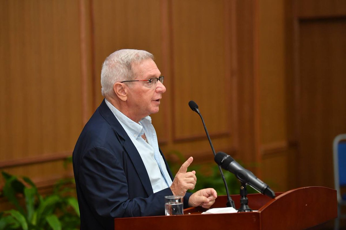 SFdevelopmentMV's tweet photo. Today, we collaborated with the @MNUedu and National Center for Mental Health, @igmhmv to host a public lecture on "Empowering Minds for Youth Wellbeing." Professor Joseph Knobel Freud, a distinguished expert in child and adolescent psychoanalysis, delivered the lecture. https://t.co/fX1eUx3CJ6