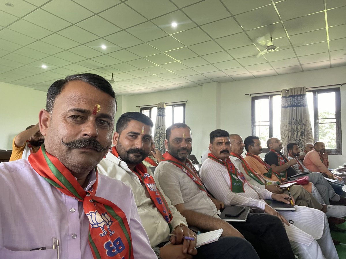 Rajeshw0043's tweet photo. Today in the gracious presence of BJP J&amp;K President Sh. Ravinder Raina Ji and State General Secretary Organisation Sh. Ashok Koul Ji attended an organisational meeting of Udhampur-Doda Parliamentary Constituency at #Udhampur.@RavinderRaina @AshokKoul59 @DrJitendraSingh @JPNadda https://t.co/pMlsjDxEgZ