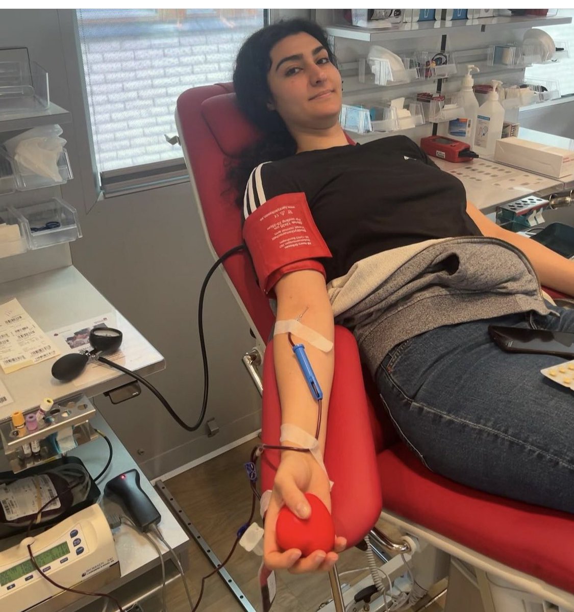 Gör som Warka bli blodgivare 🩸 och rädda liv. 
Blodbussen finns denna vecka i Södertälje Stortorget, Huddinge kommunkontor, Haninge centrum och Väsby centrum. Läs mer på Geblod.nu #flerblodgivare #svpol #räddaliv