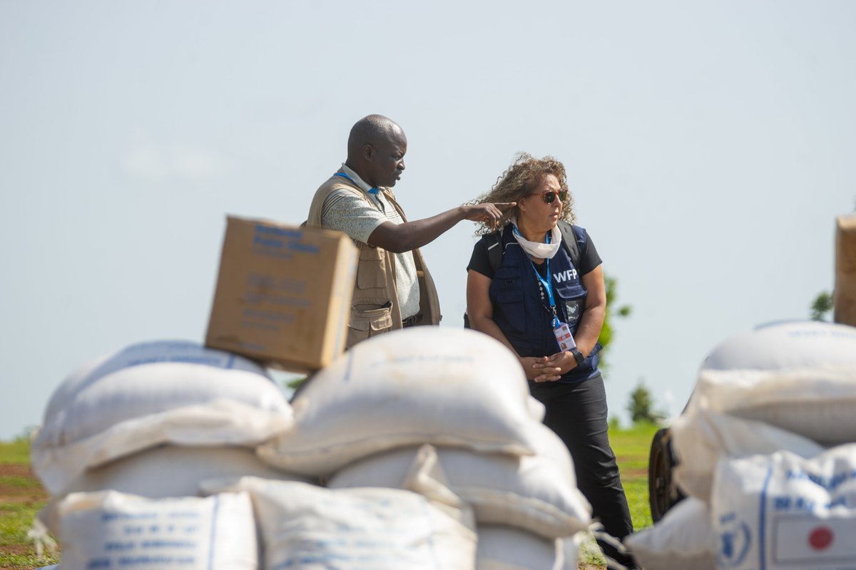 EPruscini's tweet photo. In Pama, Est region of #BurkinaFaso 🇧🇫, I had the opportunity to meet some of the people we serve.
WFP airlifts operations are vital for thousands of women and children trapped in besieged localities.
We can’t afford to interrupt this lifeline support when the needs keep growing. https://t.co/zIoCIZlQb1