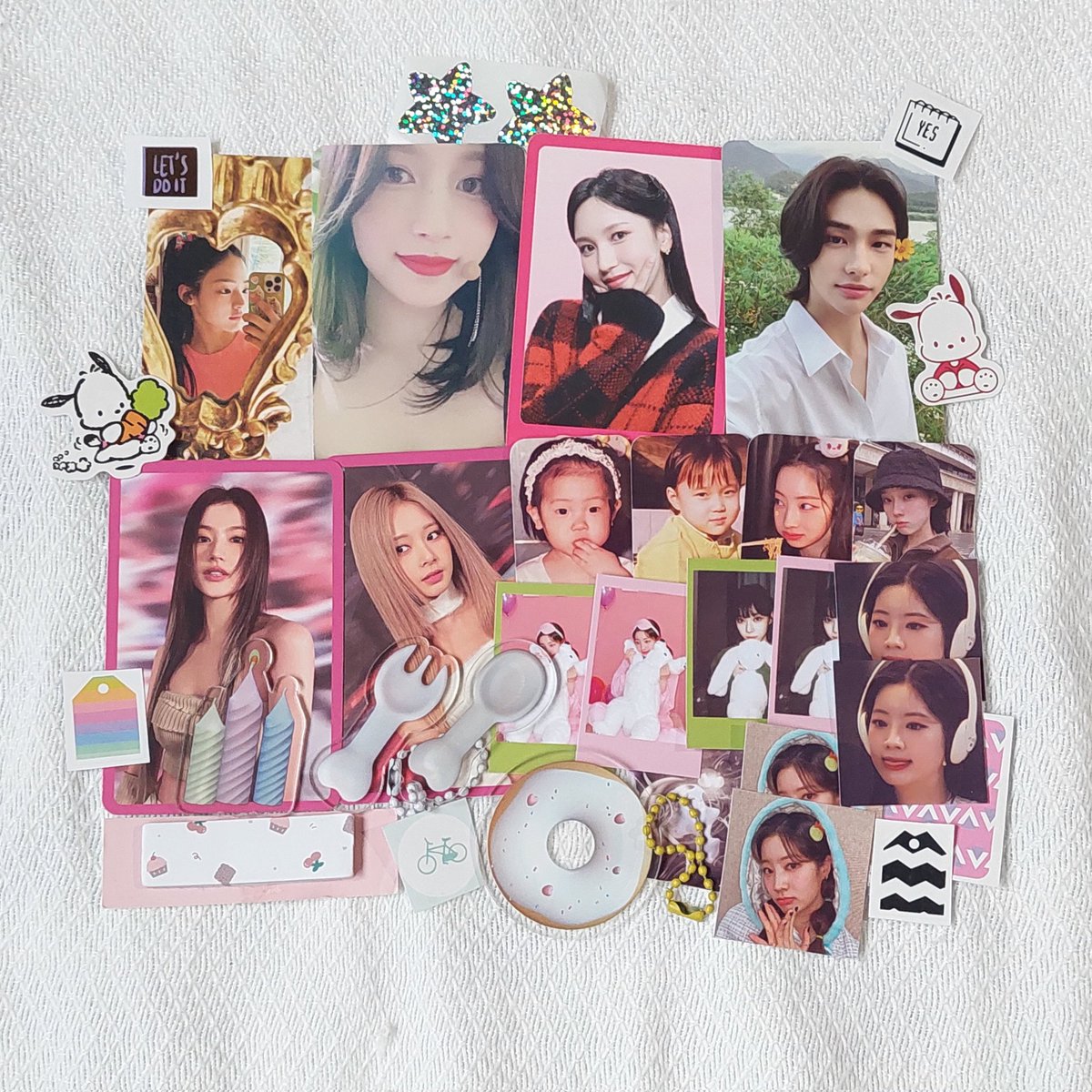 polpaul_'s tweet photo. 💌﹙ ✧ mail from: @_jadedstill ˖* ﹚
⤿ my prio since pandemic finally came home 😫 tysm @_jadedstill for packing dahyun tol keyring set safely & also sa freebies grabe parang freebies na may konting order, will definitely order again soon 🫶
#_jadeFB https://t.co/bvdc3NBWEQ