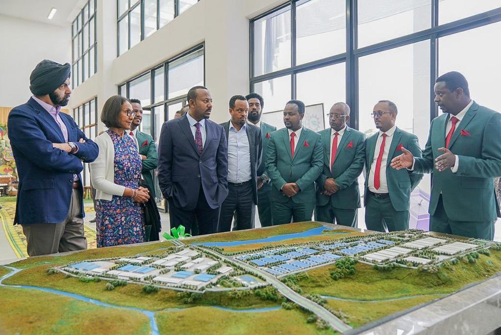 AbiyAhmedAli's tweet photo. Ethiopia has built and operationalized 13 industry parks that have enabled full time employment for thousands. 

We have also built and operationalized agro-processing industry parks. 

Together with World Bank President Ajay Banga we visited two industries actively producing in one of our nationwide industry parks. Ethiopia has great potential and is creating a conducive environment for more investments in various industries.