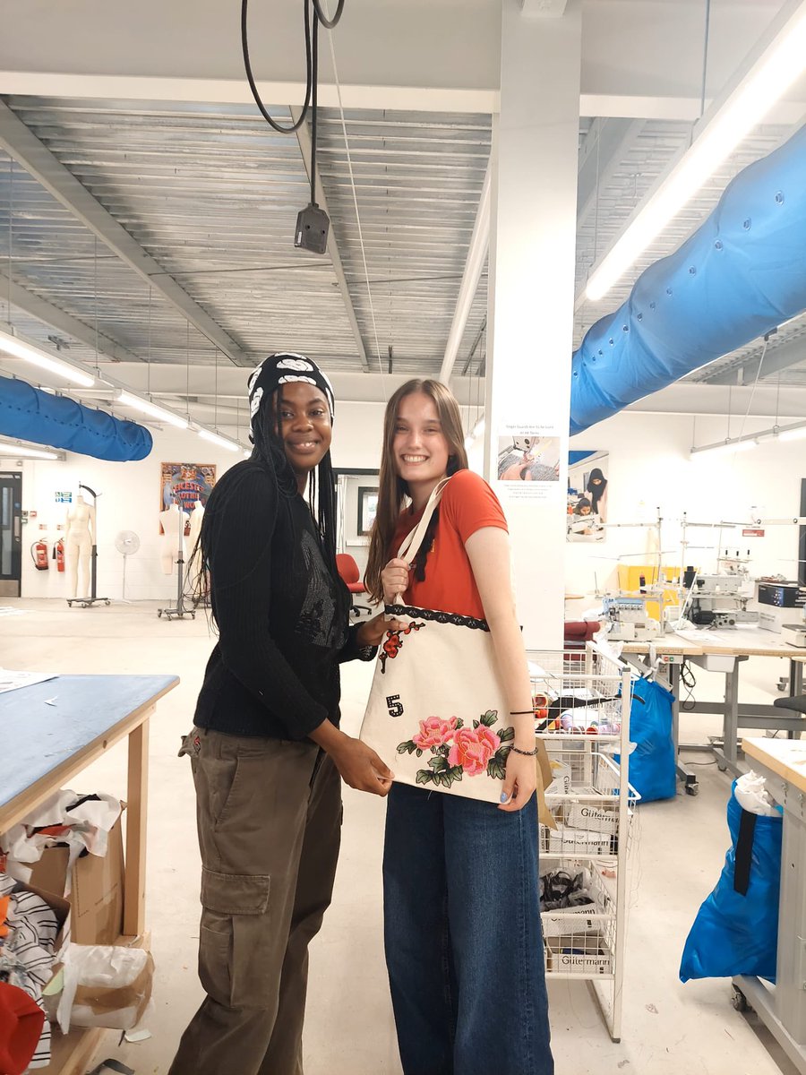Work experience at FCFTA Leicester…great to see our learner supporting Lily to make this gorgeous Tote bag! #up-cycle #sewing #fashiontechnolgyacademy <a href="/FashionCapital/">FashionCapital</a> <a href="/YouthEdProject/">YEP</a> <a href="/LLEPnews/">LLEP</a>