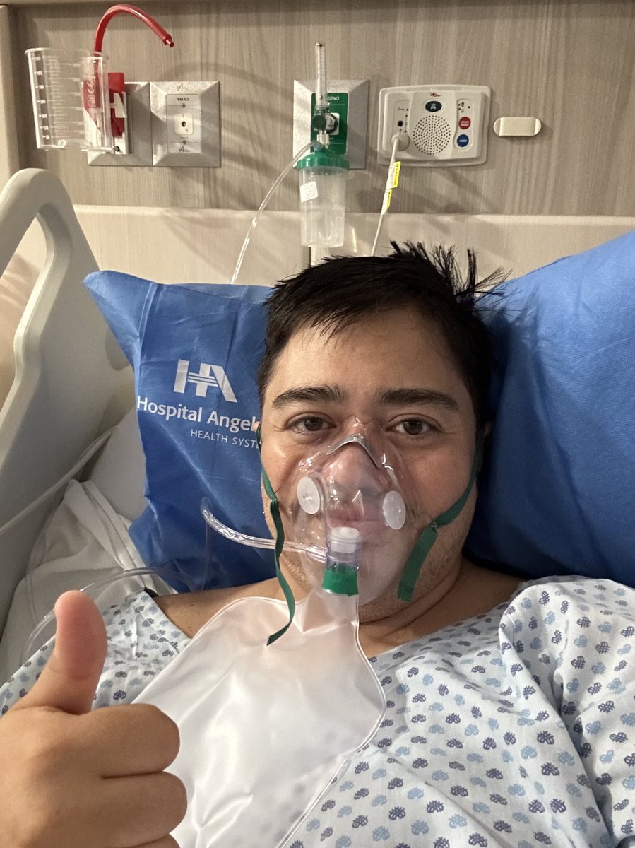 LaloGarx's tweet photo. Amigos todos… para los que se preocuparon por mi estado de salud debido a mi más reciente publicación en Instagram, les comento: Ya estoy fuera de peligro y recuperándome en mi habitación de hospital. Tuve que ser intervenido quirúrgicamente de emergencia debido a un abseso que debía ser drenado, pero gracias a los médicos, todo salió bien. Gracias por sus buenas vibras y sus palabras de apoyo, en muy poco estaré dando lata como siempre. Les amo!