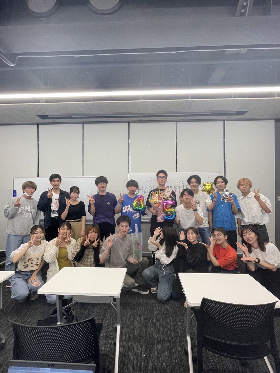 tashirozemi's tweet photo. 2人目は堤 沙���香さんです👏
大学ではゼミ活動と実践科目に尽力し、今年は2・3年生のサポートも熱心に行ってくださいました🥹
趣味は食品のガチャガチャを集めること❣️
未知の美味しい食品を発掘して広めるのが夢だそうです✨
みなさん遊びも勉強も悔いのないようがんばってください！

#田代ゼミ https://t.co/8Rq3i4OEtO