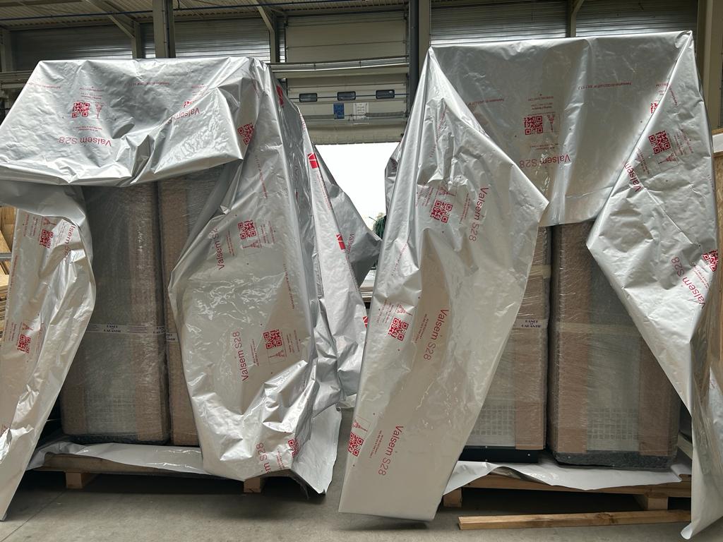 embalsace's tweet photo. Nous emballons avec soin tous les produits fournis par nos clients et tenons compte de la sensibilité propre du matériel.
Poids de la caisse emballée: 930 kg
Dimensions: 171 x 130 x 252 cm
Contactez-nous au 03 88 69 59 17 pour plus d’informations. https://t.co/zbq62dnZ7m