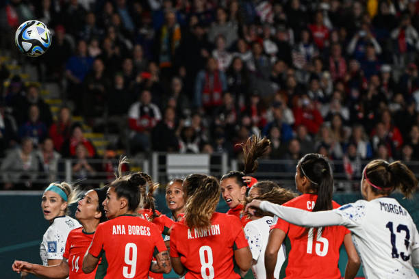 Que orgulho, apesar da eliminação!

Empate contra a bicampeã mundial EUA e tão perto de vencer...

Sem dúvida, vão inspirar mais crianças a jogar futebol.

Parabéns! 👏🇵🇹