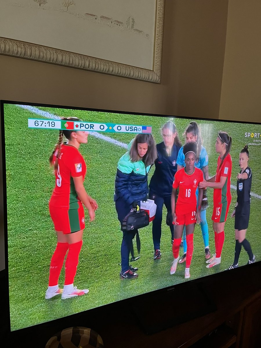 ejda1992's tweet photo. @rtomasmd and Joana Gonçalves doing her thing in a really nicely played game by @selecaoportugal 💪🇵🇹🫶🏻
Well done! https://t.co/zAD2mffi1W