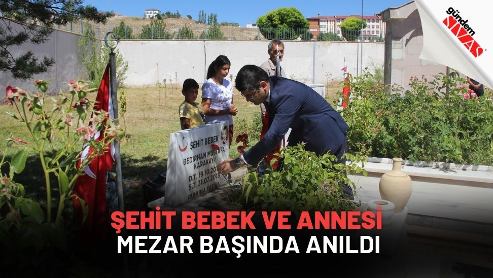 gundemsivascom's tweet photo. 🇹🇷 Şehit Bebek Ve Annesi Mezar Başında Anıldı 🎗️
#gündemsivas #sivashaberleri #sivashaberler #gundem #sivas #sarkisla #hakkari #yuksekova #sehitbebek #sehit #mezarlik #anma
https://t.co/a2nmvP04Xw