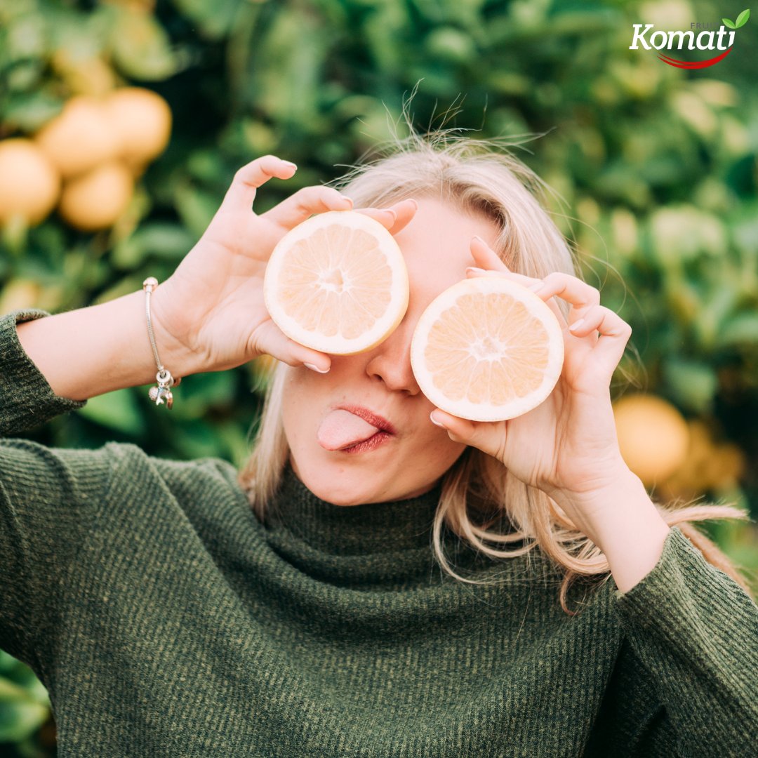 𝐁e f𝐫i𝐞n𝐝l𝐲 𝐟i𝐫s𝐭, S𝐞r𝐯i𝐜e s𝐭a𝐫t𝐬 𝐰i𝐭h a f𝐫i𝐞n𝐝l𝐲 𝐩e𝐫s𝐨n w𝐢t𝐡 𝐚 𝐟r𝐢e𝐧d𝐥y s𝐦i𝐥e, 𝐰h𝐨 𝐨f𝐟e𝐫s f𝐫i𝐞n𝐝l𝐲 𝐰o𝐫d𝐬 𝐟i𝐫s𝐭.
Wishing you a Happy August!
#komatifruit #nurturednature #augustmonth #sweetsunrisegrapefruit #HoneyGold #woolworthsfood