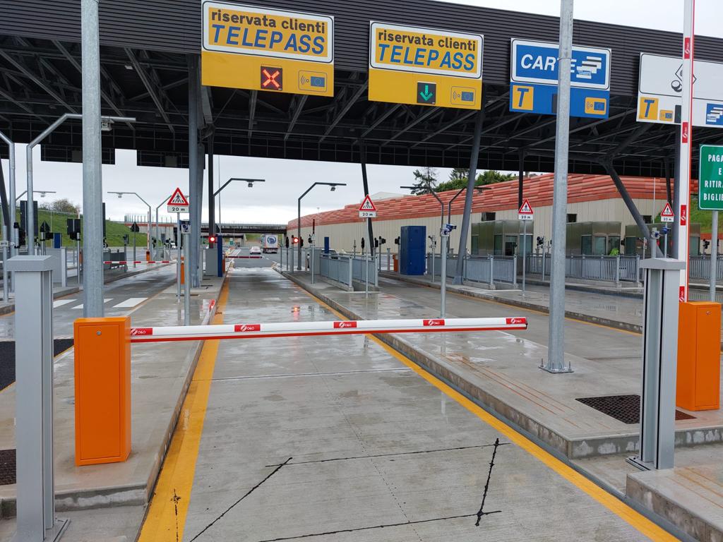 AutomaticSystem's tweet image. Laserline Safety &amp;amp; Security Systems, our partner in Italy for many years, has recently installed over 160 BL229 barriers on the Pedemontana Veneta highway in cooperation with Consorzio VIS and Consorzio SIS.
#highways #barriers #accesscontrol #italy #pedemontanaveneta #security
