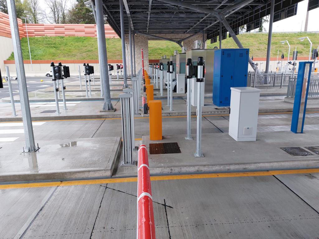 AutomaticSystem's tweet image. Laserline Safety &amp;amp; Security Systems, our partner in Italy for many years, has recently installed over 160 BL229 barriers on the Pedemontana Veneta highway in cooperation with Consorzio VIS and Consorzio SIS.
#highways #barriers #accesscontrol #italy #pedemontanaveneta #security