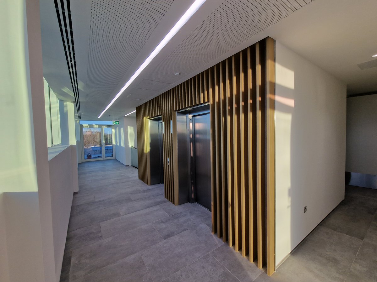 ZefyrGroup's tweet photo. Staircases, balustrades, handrails,  vertical fin screening and louvre screens for VolkerFitzpatrick on the Foundation Park project in Maidenhead.
#balustrade #handrail #staircase #verticalscreening #louvrescreen #facades #anodised #ppc #VolkerFitzpatrick 
https://t.co/JrUvQutoYS https://t.co/vaeYwDknXG