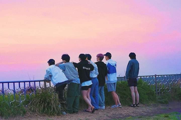 RamenhaeMXMB's tweet image. i'm gonna support them forever and always 💖