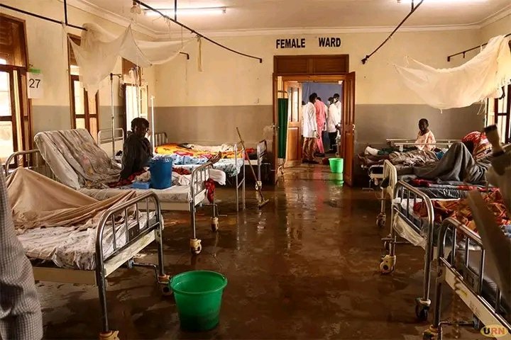 campus64877184's tweet photo. Gulu hospital flooded following heavy downfall.
A Sunday afternoon heavy downpour left a large section of the Medical ward at Gulu regional referral hospital flooded, bringing medical services to a halt for several hours
#CBMupdate https://t.co/xI5WY711fA