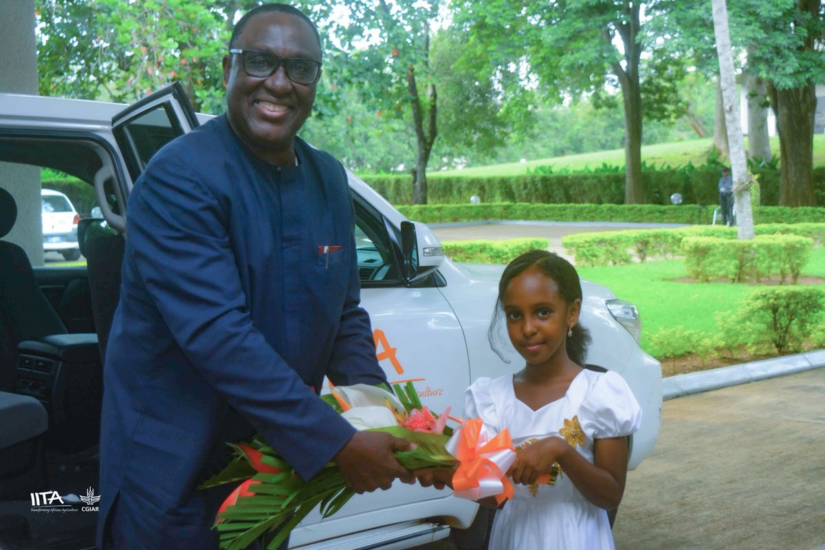IITA_CGIAR's tweet photo. #GoodMorningTwitter 
Dr @simeonehui resumes office as IITA's 8th Director General &amp; @CGIAR Regional Director for #Africa today in #Ibadan.
.
@iitagenebank @IITABioscience1 @iitabip @IITAYOUTHAGRIP @iitagoseedltd @IITAForest @iita_uganda @IItaSahelhub https://t.co/jxPS7Q2v1f