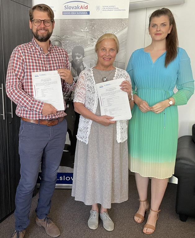 SlovakAid's tweet image. 3...2...1🔛VERY1️⃣.PROJECT OF LONG-TERM STRATEGIC PARTNERSHIP IN MOLDOVA🇲🇩STARTS TODAY🤞Head of #SCCD Ms Zuzana Jezerská signed agreement in the premises of SAIDC🤝
#ODAmatters #SlovakEmbassyInMoldova