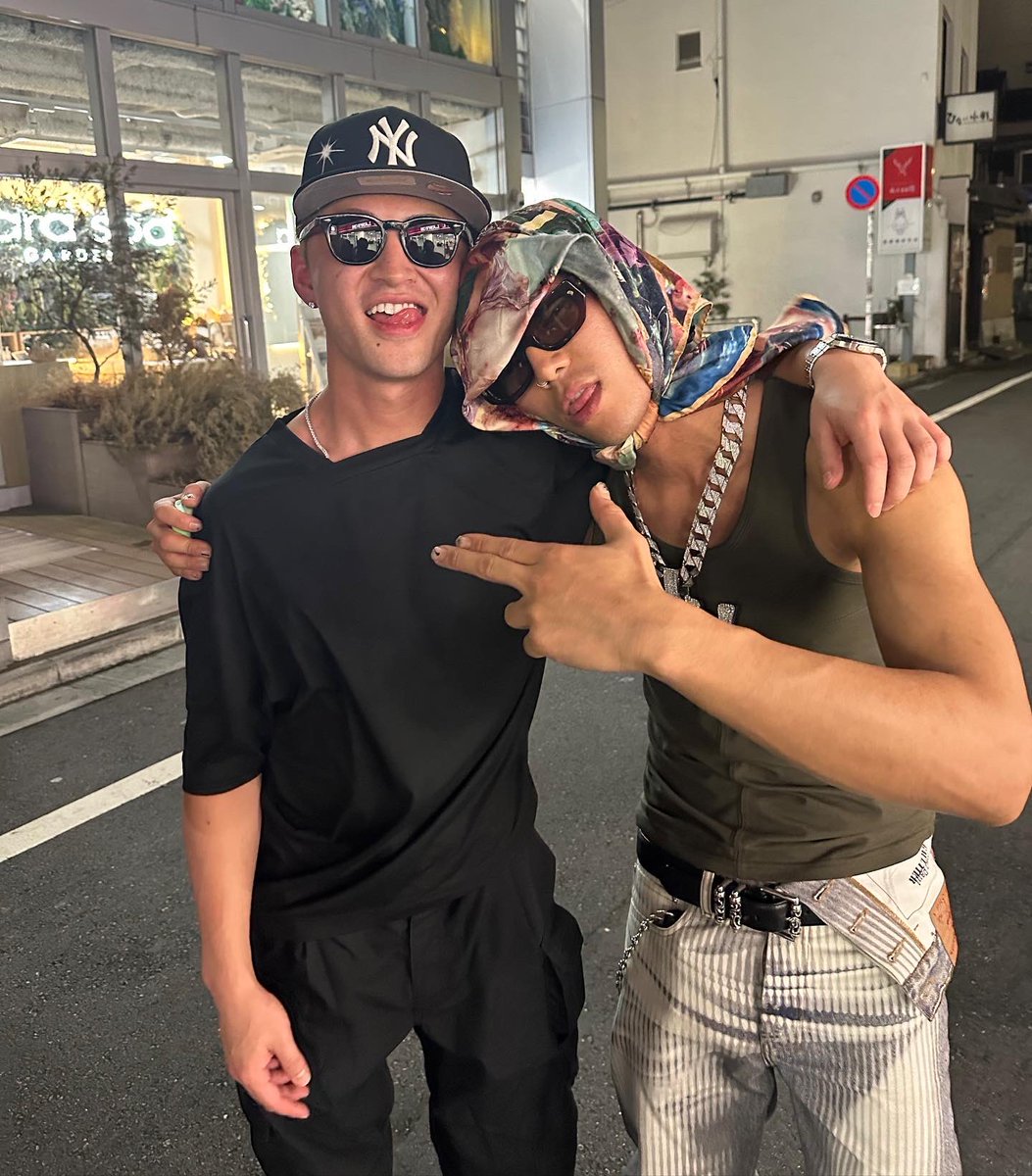 younghotyellow's tweet photo. Yoブロ〜 
私がセクシー過ぎるの
なぁぜなぁぜ？ 関係ないっしょ、気持ちっしょ 🎢🎠🎡🇯🇵🫶🇰🇷 https://t.co/Wg1ErwV254