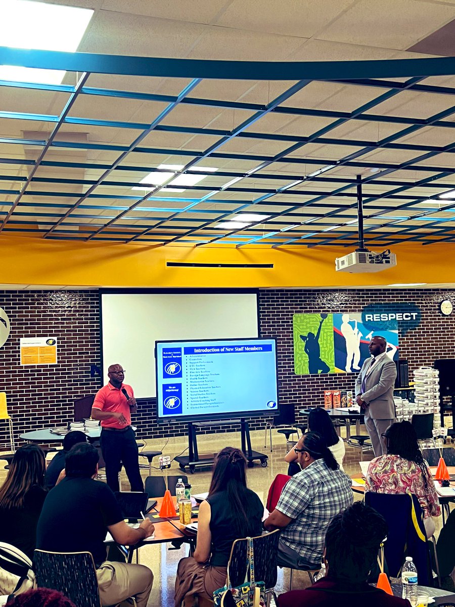 NimitzHS_AISD's tweet photo. Welcome to Cougarland! It’s been a pleasure meeting our new staff! We’re excited for the impact and influence you will make on our students! Let’s go! https://t.co/k2s2CnRwLJ