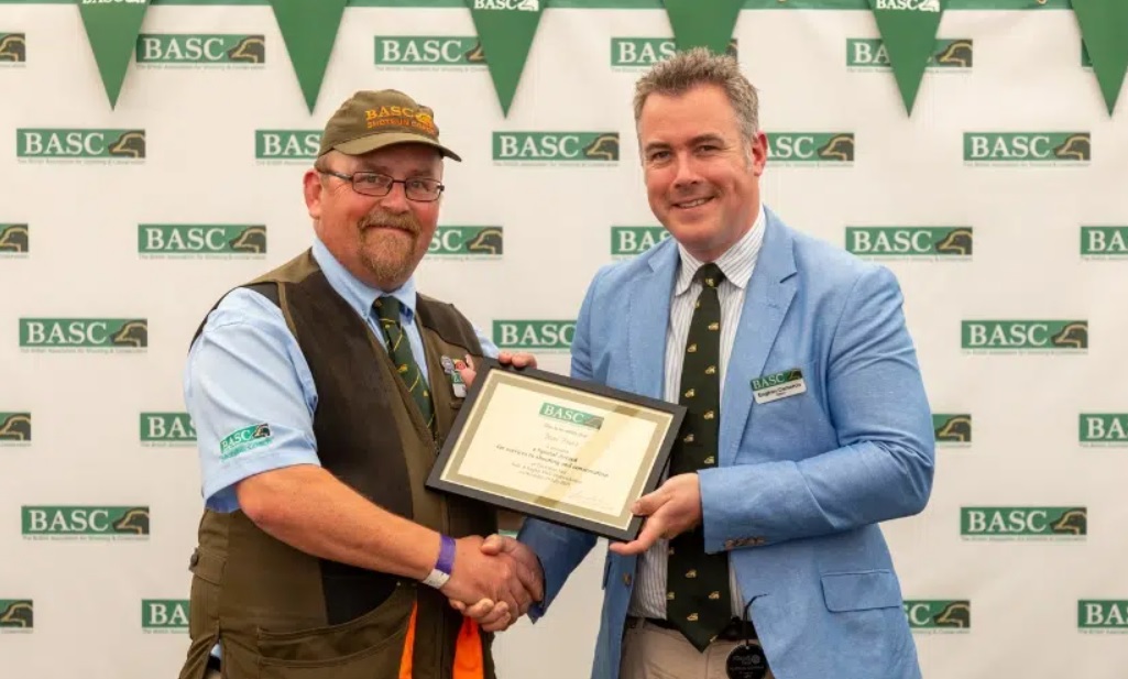 BASCSE's tweet photo. We were thrilled to see Tom Friar presented with a special presentation award at @TheGameFair. Tom is an advocate for our sport and we are incredibly thankful for his continued service.

Well done Tom 👏 https://t.co/GTyyGCITUh