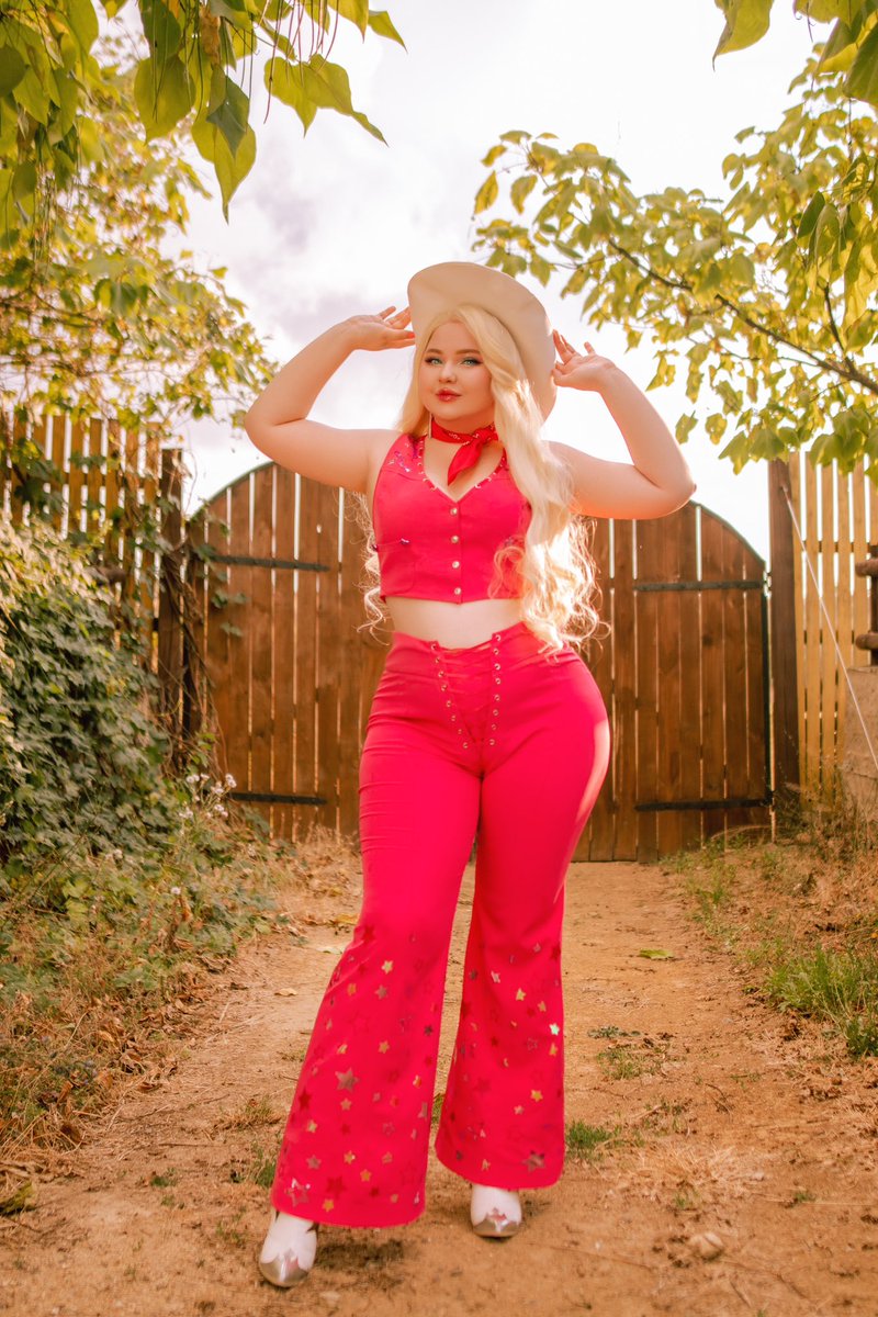 fenindom's tweet photo. Beautiful Venus Blessing in our fresh Cowboy Barbie design 💖✨

#Barbie #BarbieMovie #cosplay https://t.co/zYM9TUnb7u