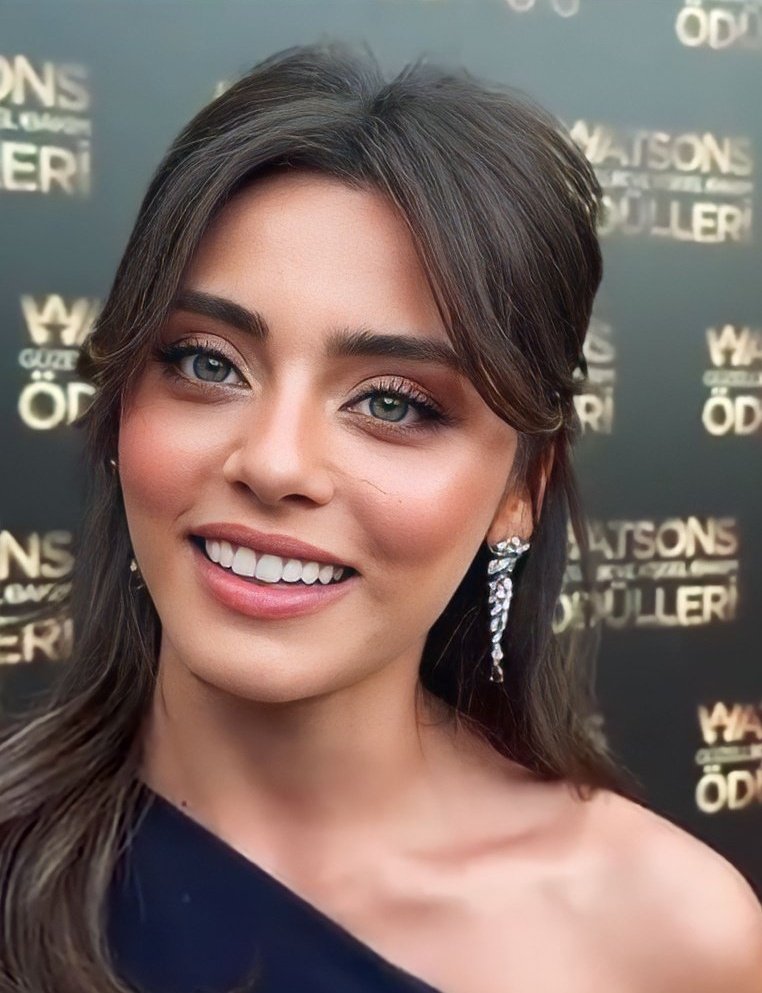 Beleza turca muito bem representada, lindos demais.♥️💫
#SılaTürkoğlu 
#HalilİbrahimCeyhan 
#TheMostBeautiful
#TheMostHandsome