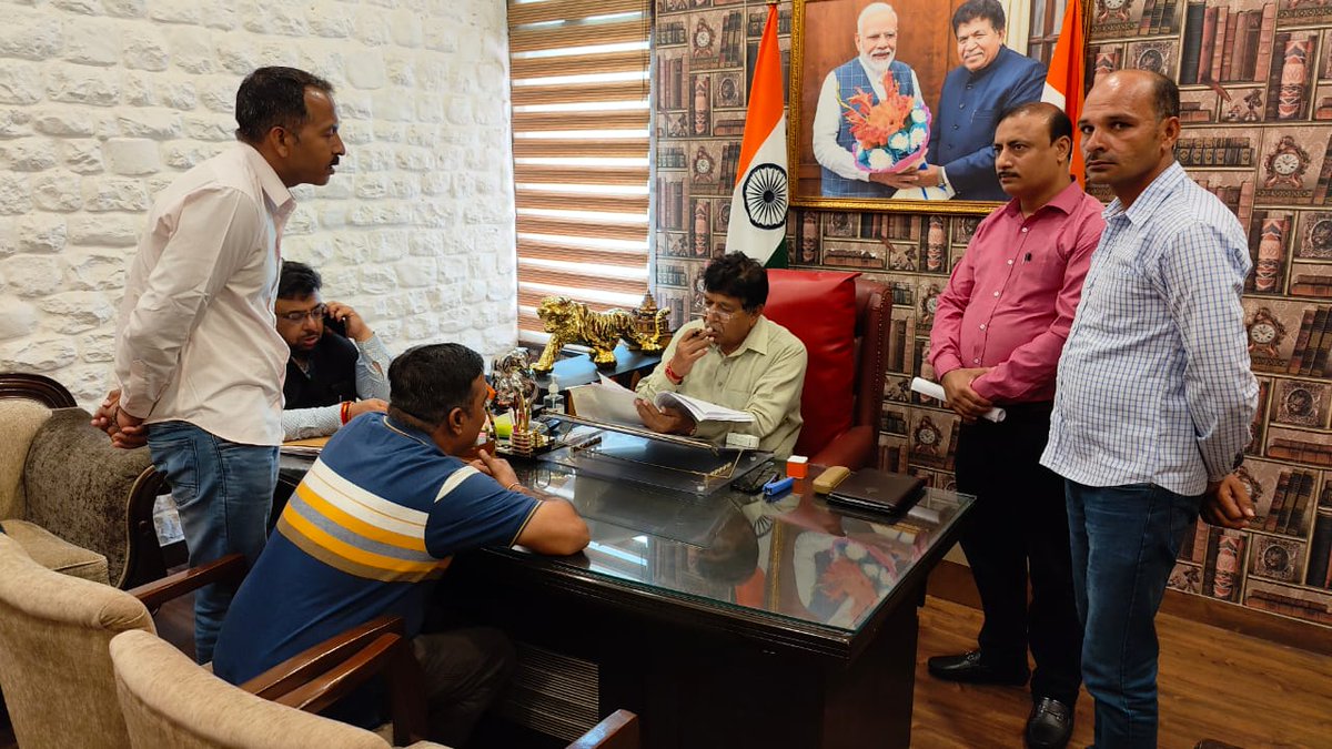 RohitnirSingh's tweet photo. कल मस्कुलर डेस्ट्रफी पीड़ित हरियाणा विधान सभा स्पीकर श्री ज्ञान चंद गुप्ता जी से मिला और मस्कुलर डेस्ट्रफी से पीड़ित बच्चो की पीड़ा के बारे में चर्चा की,उन्होंने बहुत अच्छे से हमारी पीड़ा को समझा और हर बोला जल्दी ही Cm साहेब से मुलाकात करवाने का आस्वासन भी दिया। @narendramodi https://t.co/1JbhNcBQlm